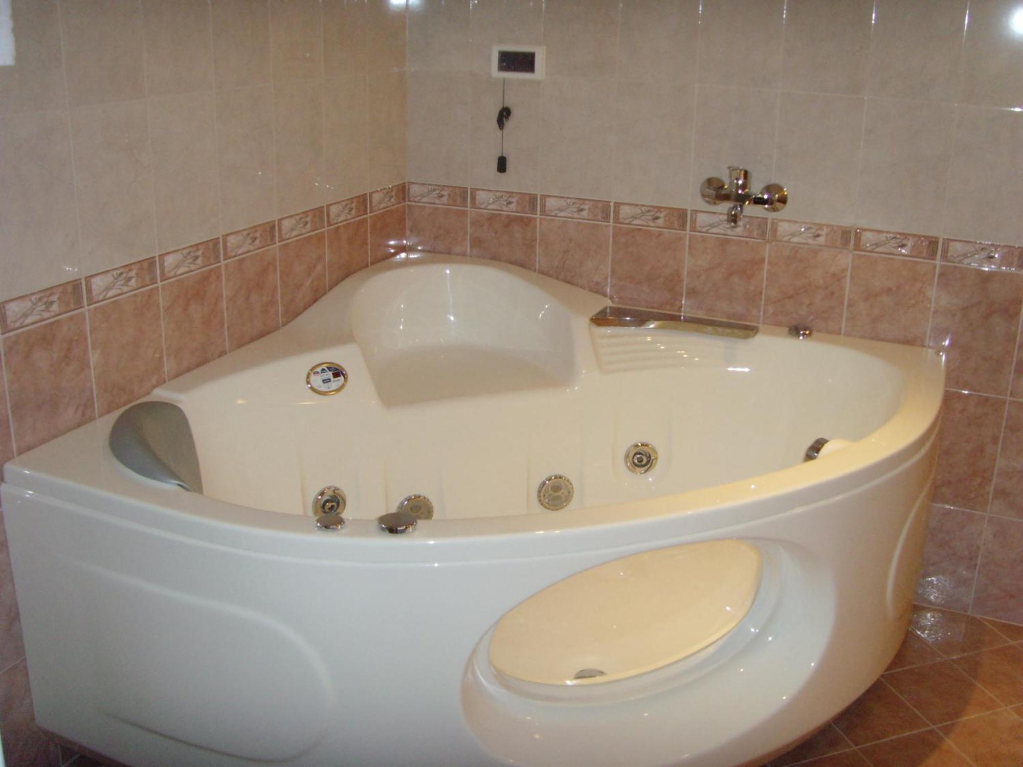 Meridian Hotel Bolyarski Veliko Turnovo Bagian luar foto
