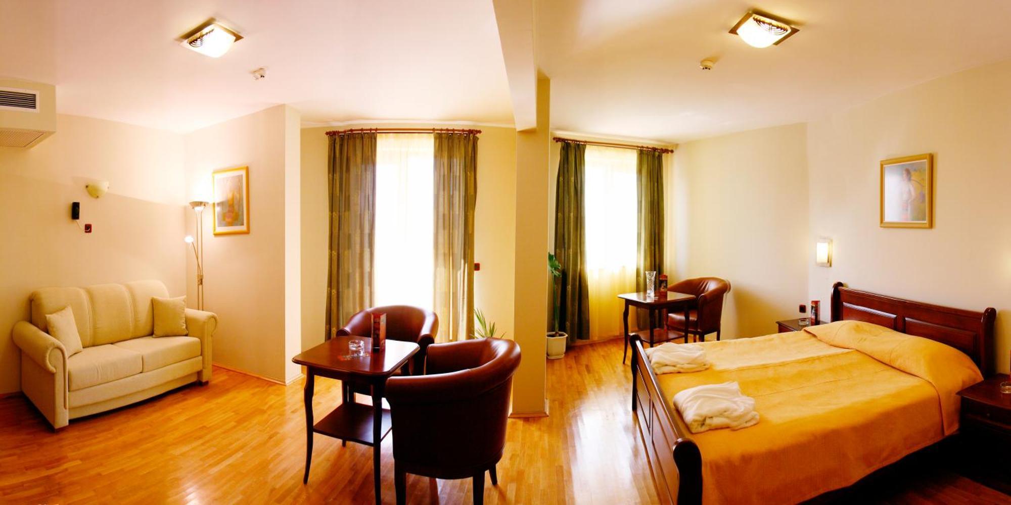 Meridian Hotel Bolyarski Veliko Turnovo Bagian luar foto