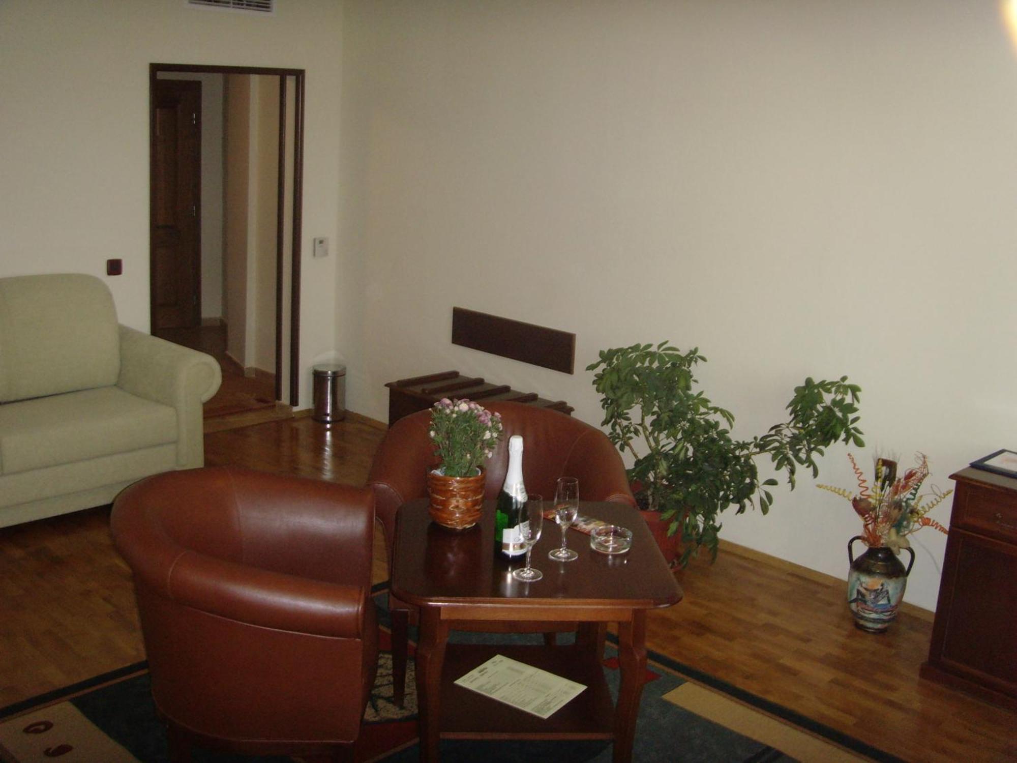 Meridian Hotel Bolyarski Veliko Turnovo Bagian luar foto