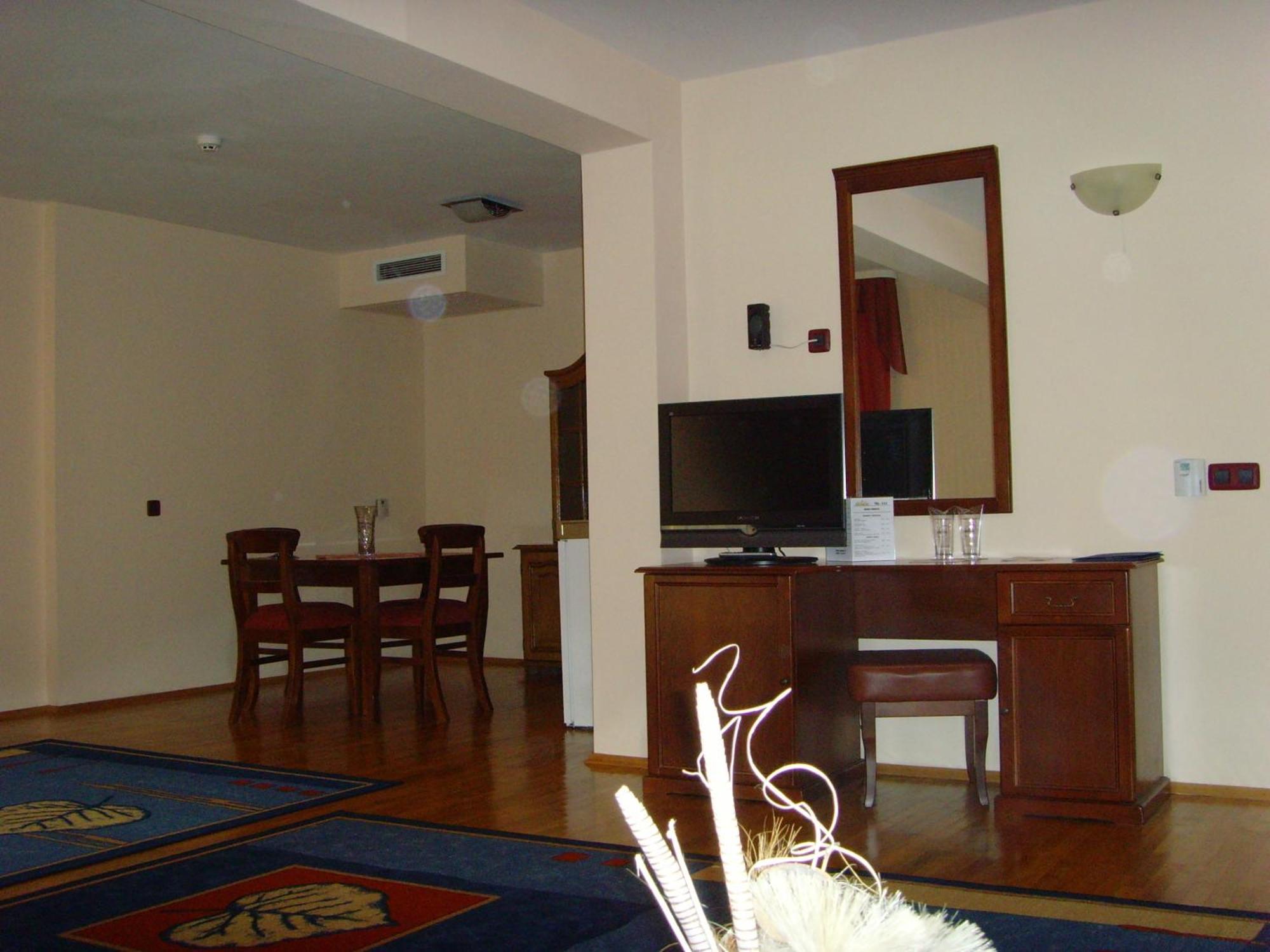 Meridian Hotel Bolyarski Veliko Turnovo Bagian luar foto