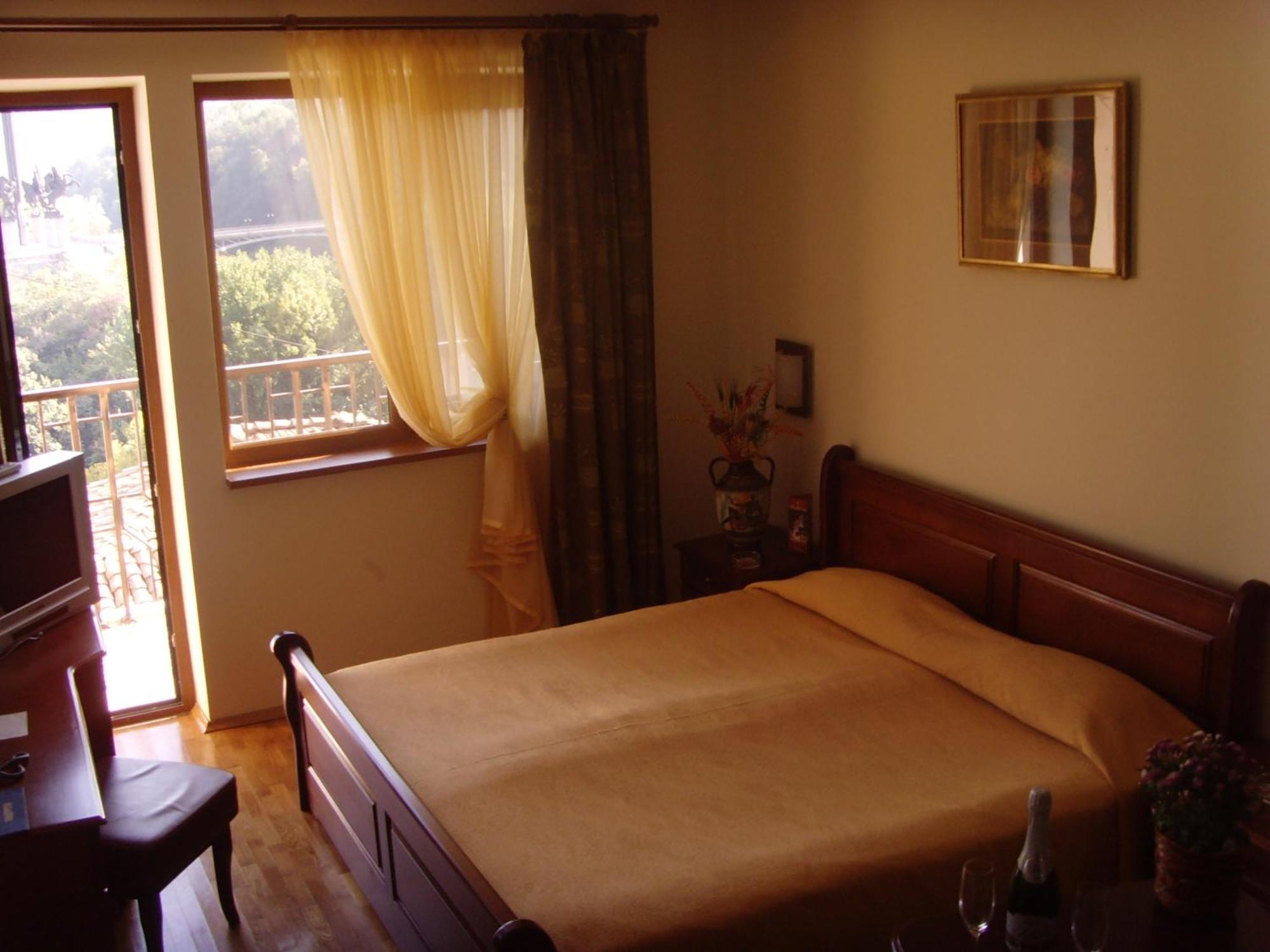 Meridian Hotel Bolyarski Veliko Turnovo Bagian luar foto