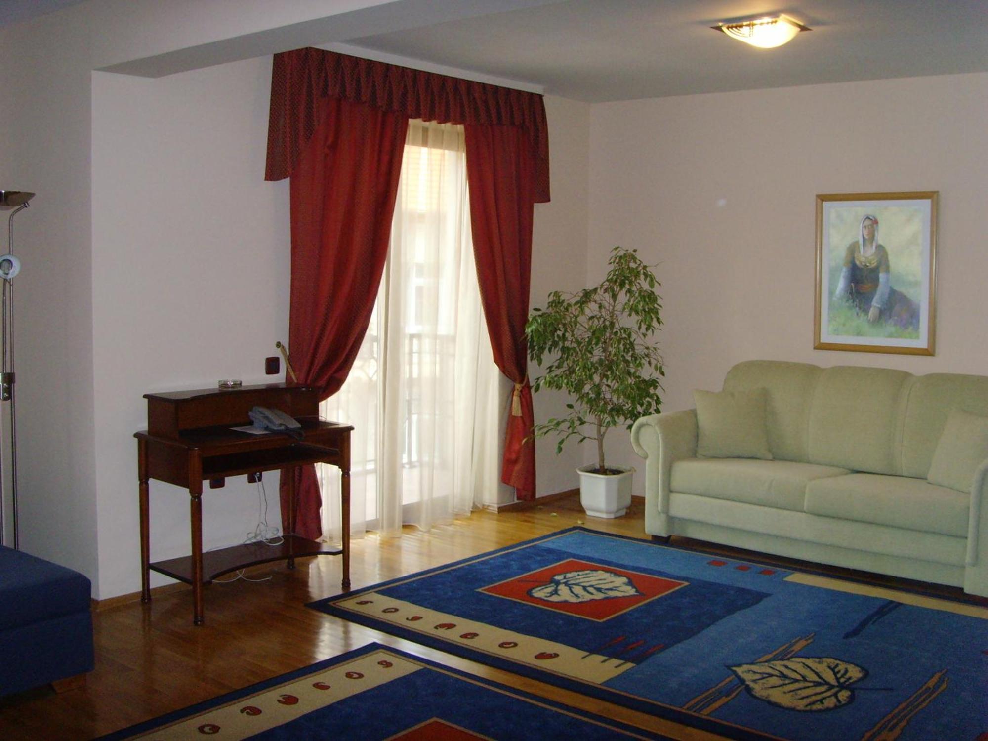 Meridian Hotel Bolyarski Veliko Turnovo Bagian luar foto