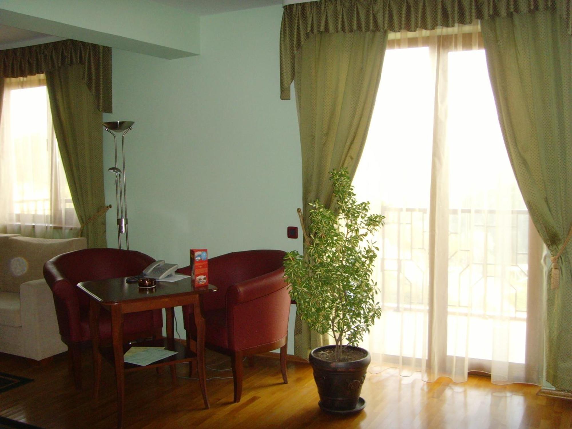Meridian Hotel Bolyarski Veliko Turnovo Bagian luar foto