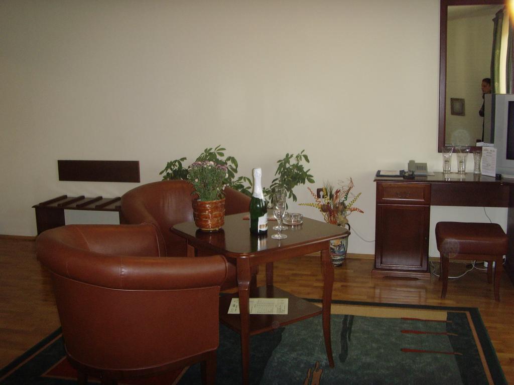 Meridian Hotel Bolyarski Veliko Turnovo Bagian luar foto